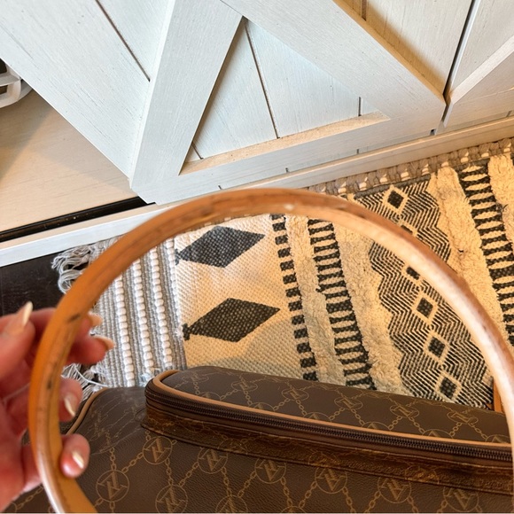 Adrienne Vittadini Travel Luggage Duffle 22” Wheels and Pull Handle - Picture 11 of 11